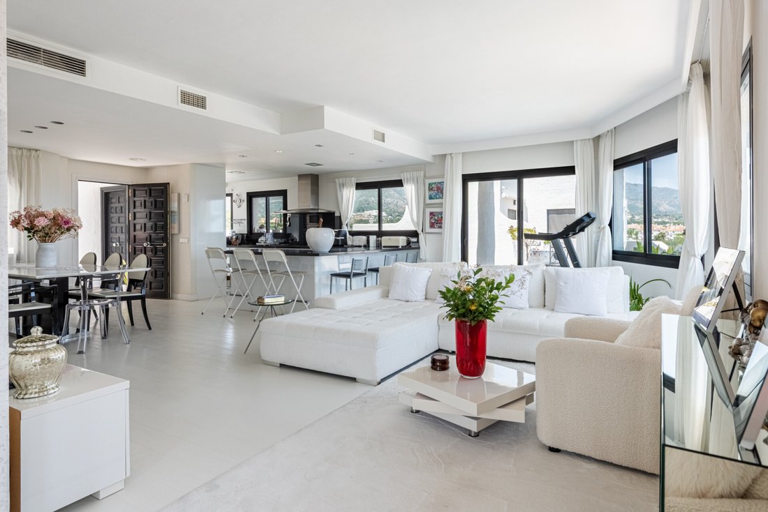 Apartment in Marbella, Andalusia, Spain 2 - 15752074
