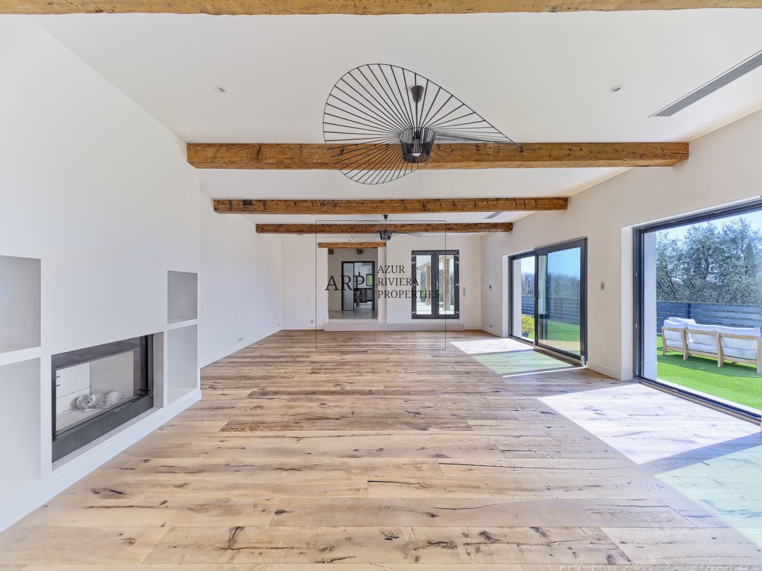 Villa in Tourrettes-sur-Loup, Provence-Alpes-Côte d'Azur, France 2 - 16286552