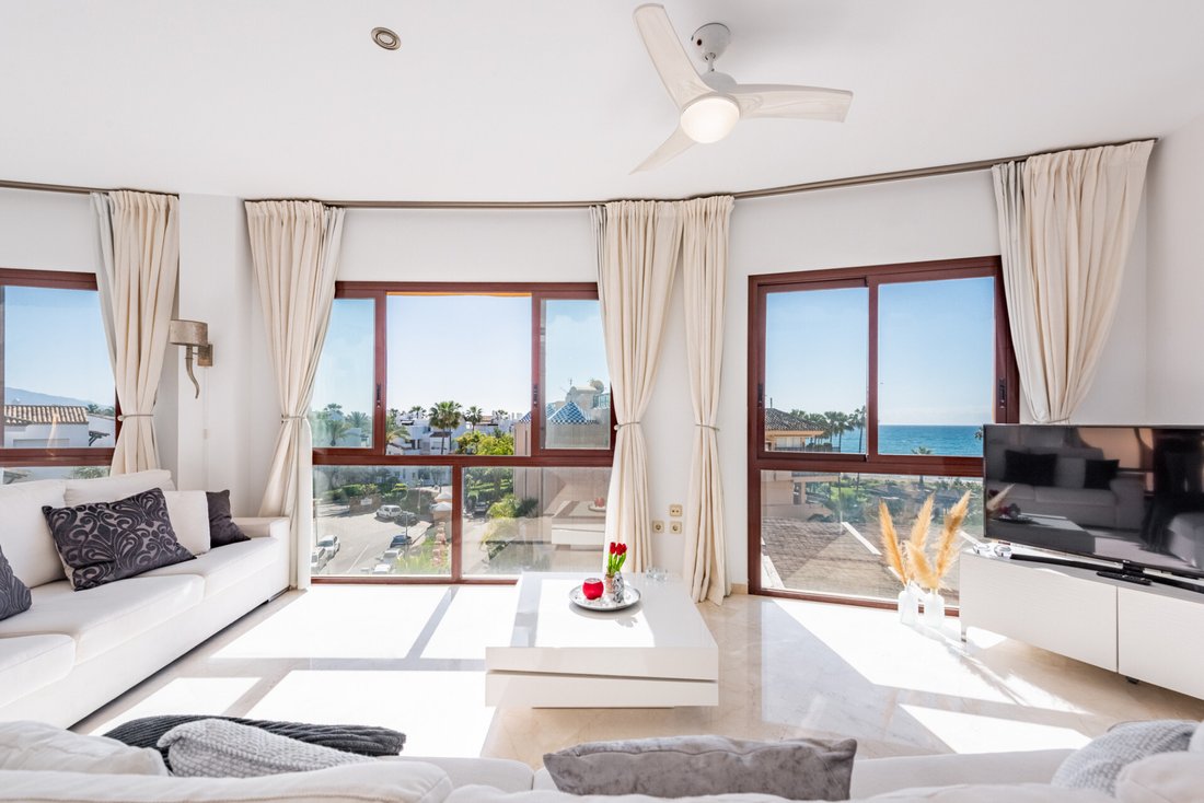 Apartment in Cancelada, Estepona, Andalusia 2 - 15623354