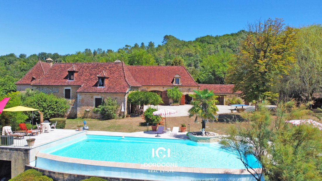 Estate in Le Bugue, Nouvelle-Aquitaine, France 3 - 16287076