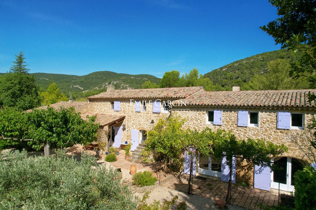 Villa in Lauris, Provence-Alpes-Côte d'Azur, France 1 - 16287110