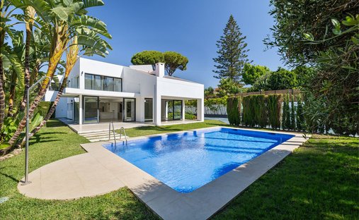 Villa in San Pedro de Alcántara, Andalusien, Spanien 1