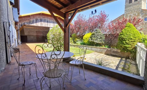 Castle for Sale in Bourg-en-Bresse, Auvergne-Rhône-Alpes, France