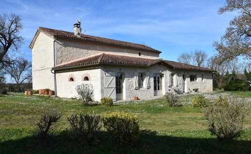 19 Th C Castle Outbuildings, Stabbles, Pool