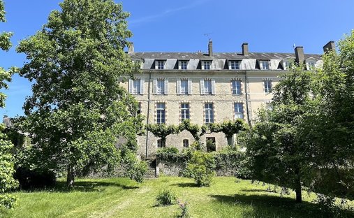 Castle for Sale in La Ferté-Bernard, Pays de la Loire, France