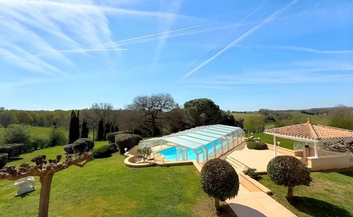 Estate in Mairie, Graulhet, France 1