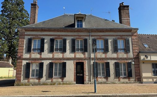 Estate in La Ferte-Vidame, Centre-Val de Loire, France 1