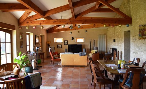 19 Th C Castle Outbuildings, Stabbles, Pool