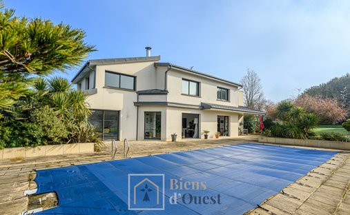 Castle for Sale in Ploërmel, Brittany, France