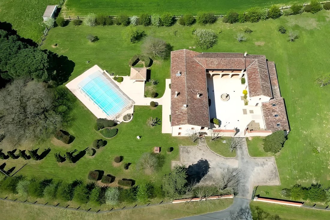Estate in Mairie, Graulhet, France 3 - 16286721
