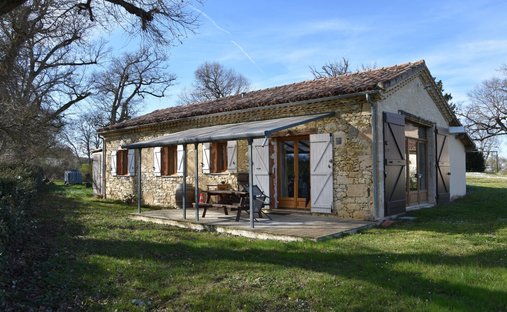 19 Th C Castle Outbuildings, Stabbles, Pool