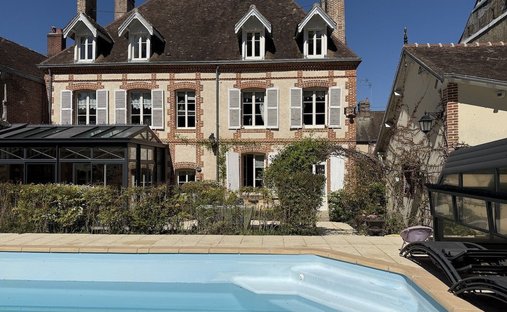 Townhouse in Centre Ville, L'Aigle, France 1