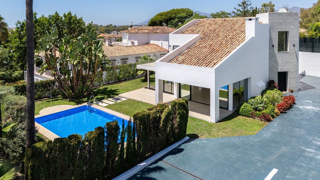 Villa in San Pedro de Alcantara, Andalusia, Spain 3 - 16287206