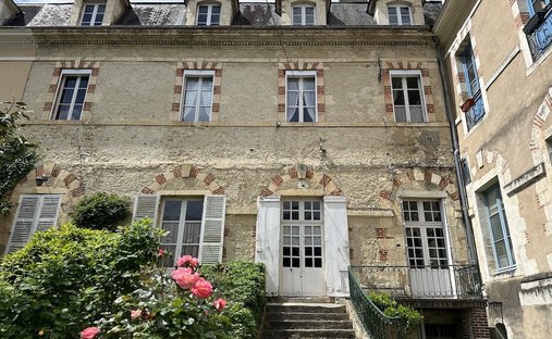 Castle for Sale in La Ferté-Bernard, Pays de la Loire, France