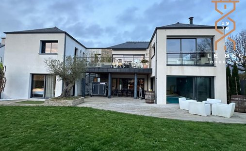 Estate in Baden, Brittany, France 1