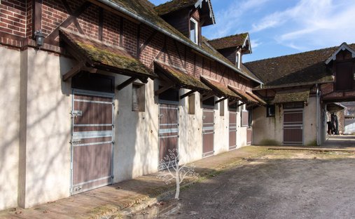 Castle for Sale in Cuy-Saint-Fiacre, Normandy, France