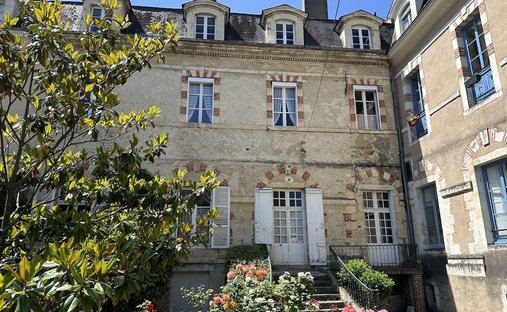Castle for Sale in La Ferté-Bernard, Pays de la Loire, France
