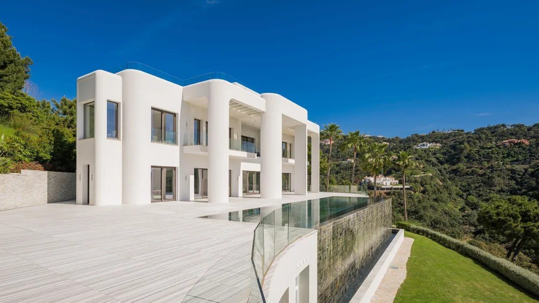 Villa in La Zagaleta, Benahavis, Andalusia 1 - 16078557