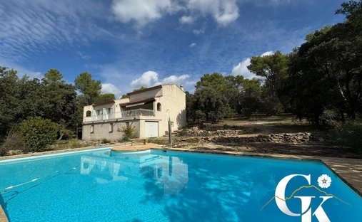 House in Centre Ville, Le Beausset, France 1