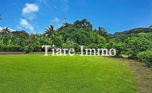 Land in Teva I Uta, Windward Islands, French Polynesia 1