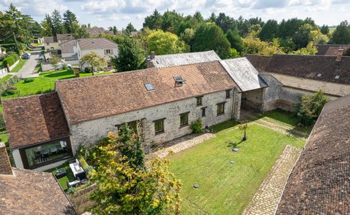 House in Fontainebleau, Ile-de-France, France 1