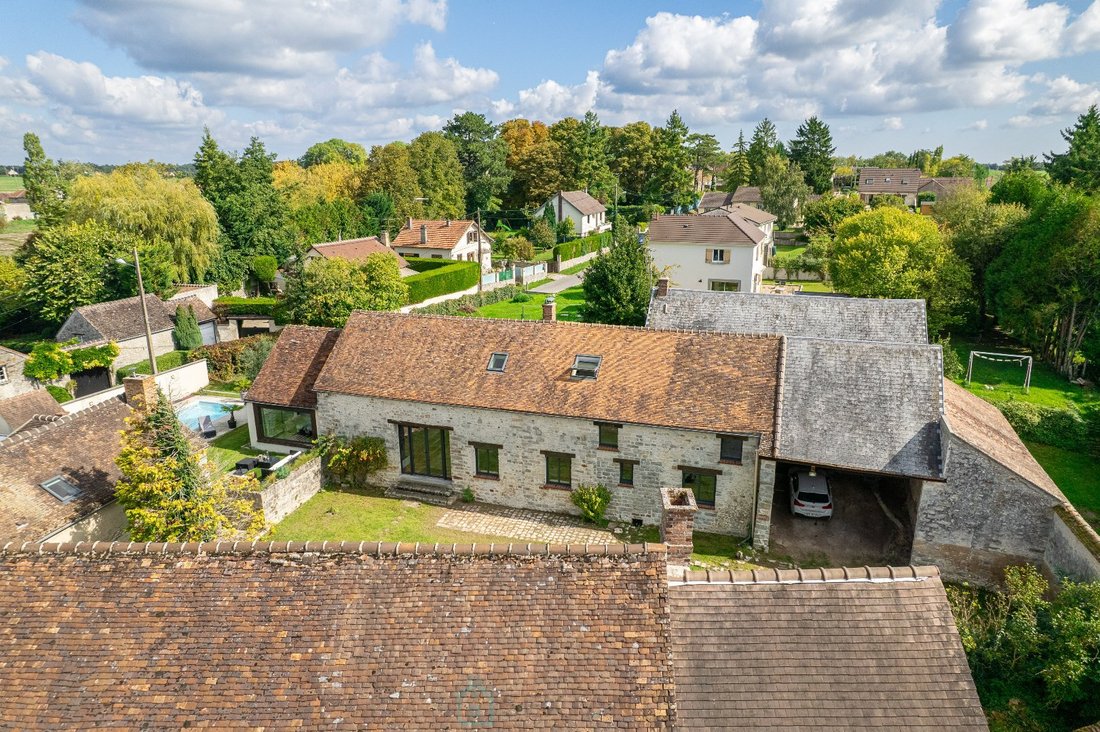 House in Fontainebleau, Ile-de-France, France 2 - 16287847