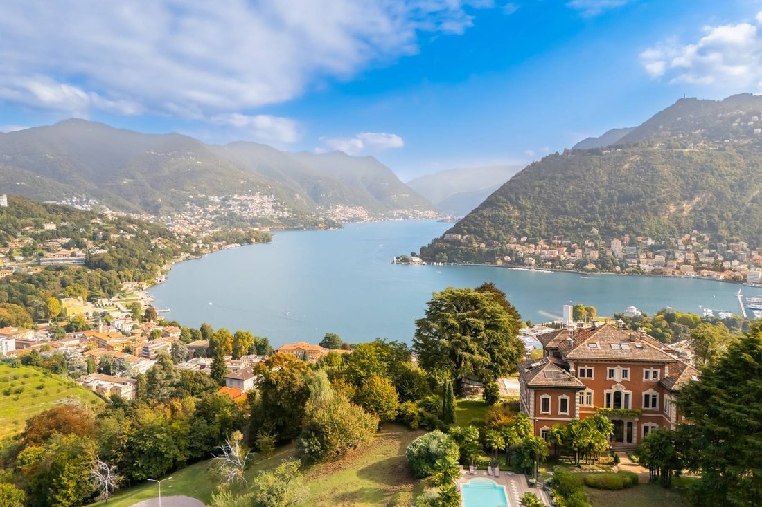 Apartment in Western Lake Center, Como, Lombardy 1 - 16288985