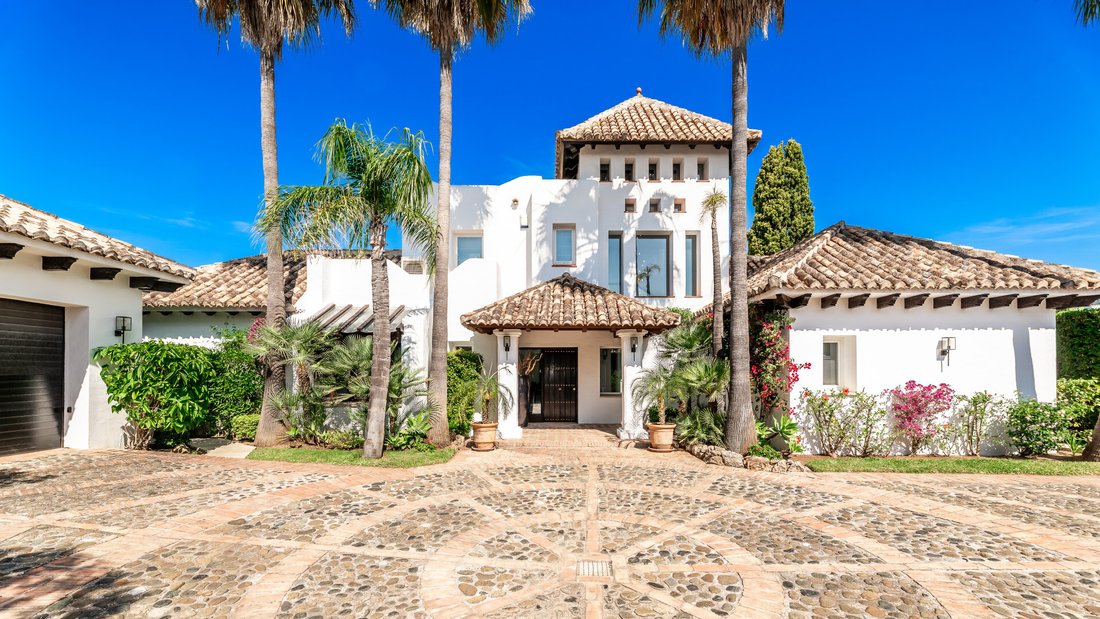Villa in La Quinta, Benahavis, Andalusia 1 - 16293545