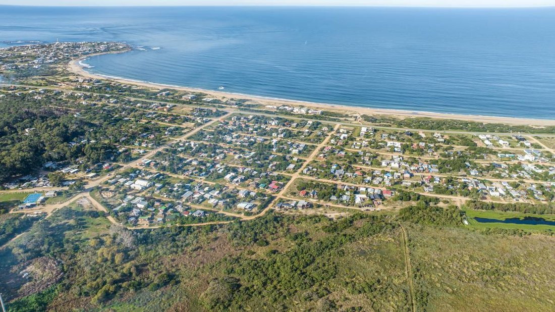 Land in Chacras de Medellin Sur Lac, Maldonado Department, Uruguay 2 - 16291815