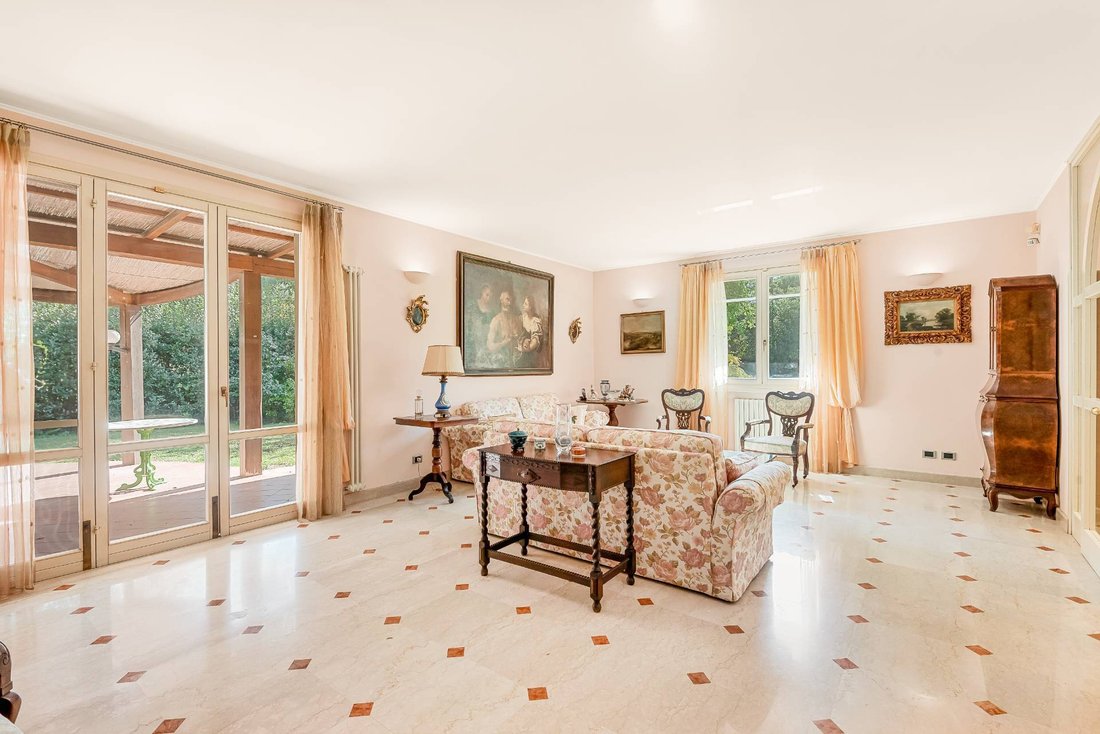 Villa en Ronchi, Massa, Italia 4 - 16292688