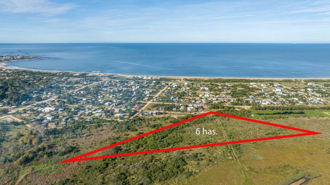 Land in Chacras de Medellin Sur Lac, Maldonado Department, Uruguay 1 - 16291815