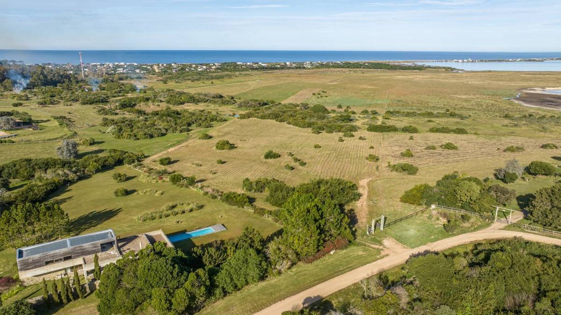 Land in Chacras de Medellin Sur Lac, Maldonado Department, Uruguay 4 - 16291817
