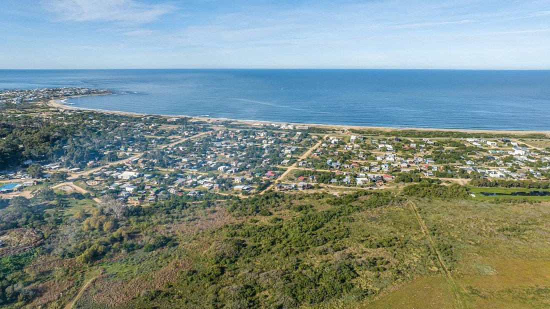 Land in Chacras de Medellin Sur Lac, Maldonado Department, Uruguay 4 - 16291815