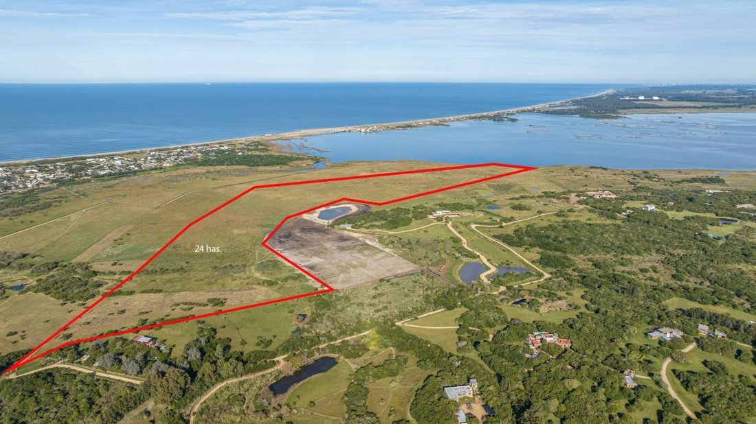 Land in Chacras de Medellin Sur Lac, Maldonado Department, Uruguay 1 - 16291817