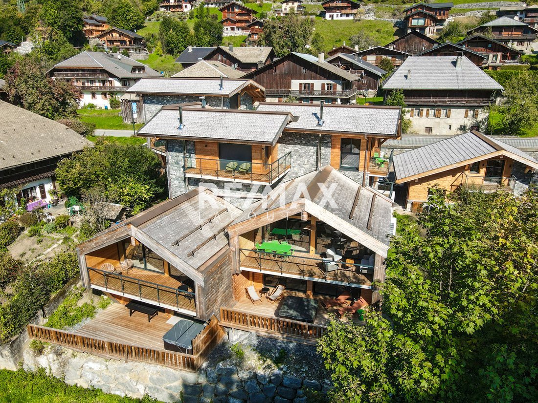 Chalet in Montriond, Auvergne-Rhône-Alpes, France 1 - 15429709
