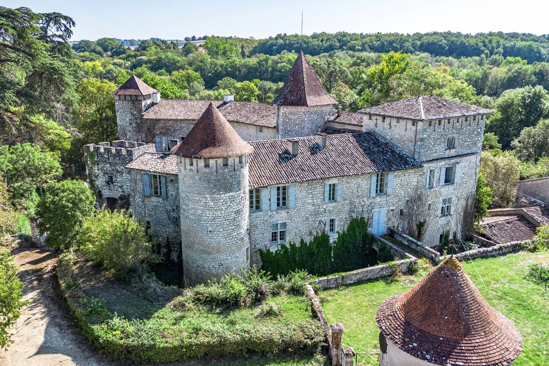 House in Lectoure, Occitania, France 1 - 15227832