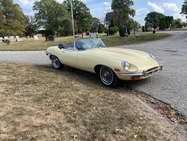 Cabriolet in Glendale, United States 2 - 16293728