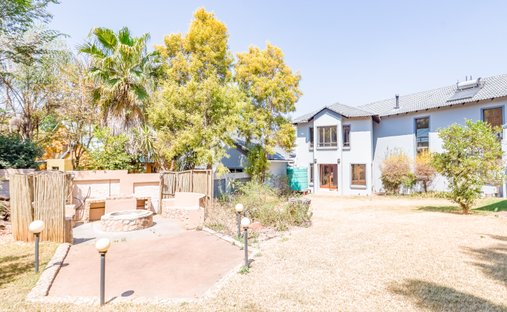 Country House in Silver Lakes Golf Estate, Gauteng, South Africa 1