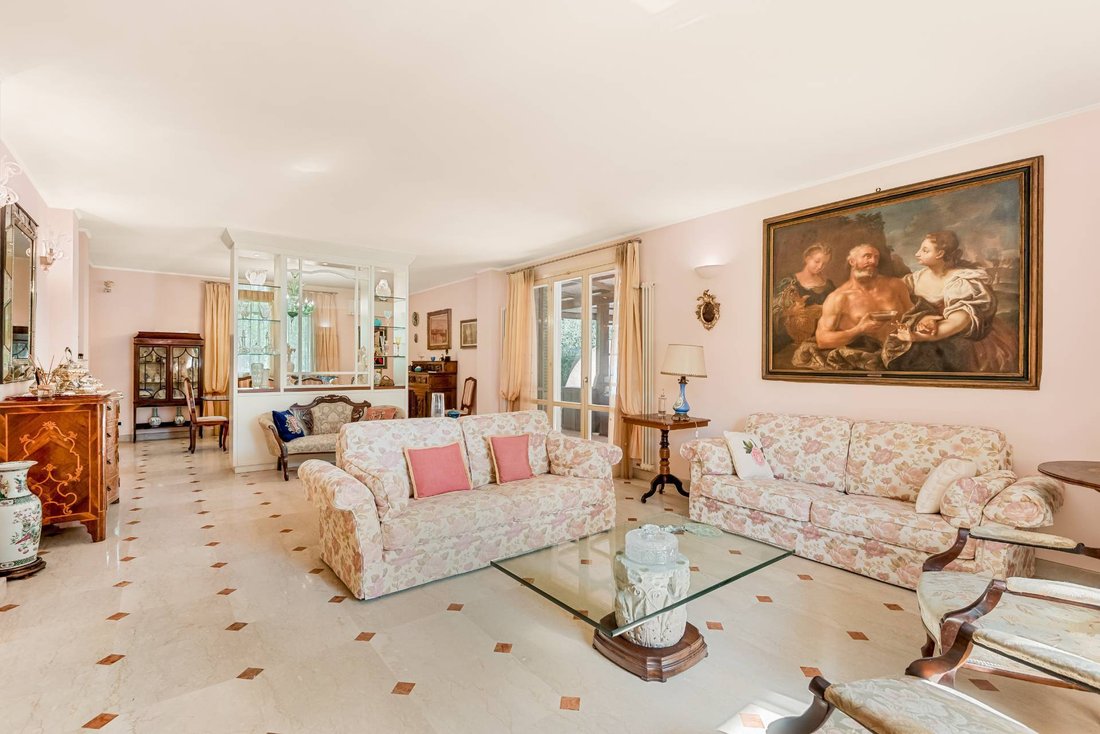 Villa en Ronchi, Massa, Italia 3 - 16292688