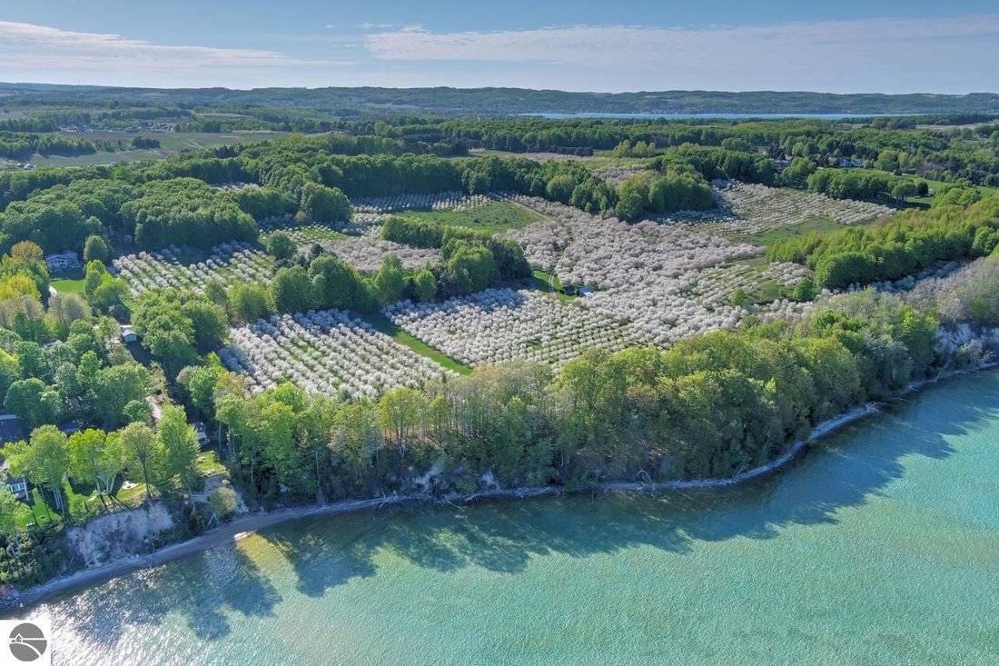 Land in Suttons Bay, Michigan, United States 1 - 16292729