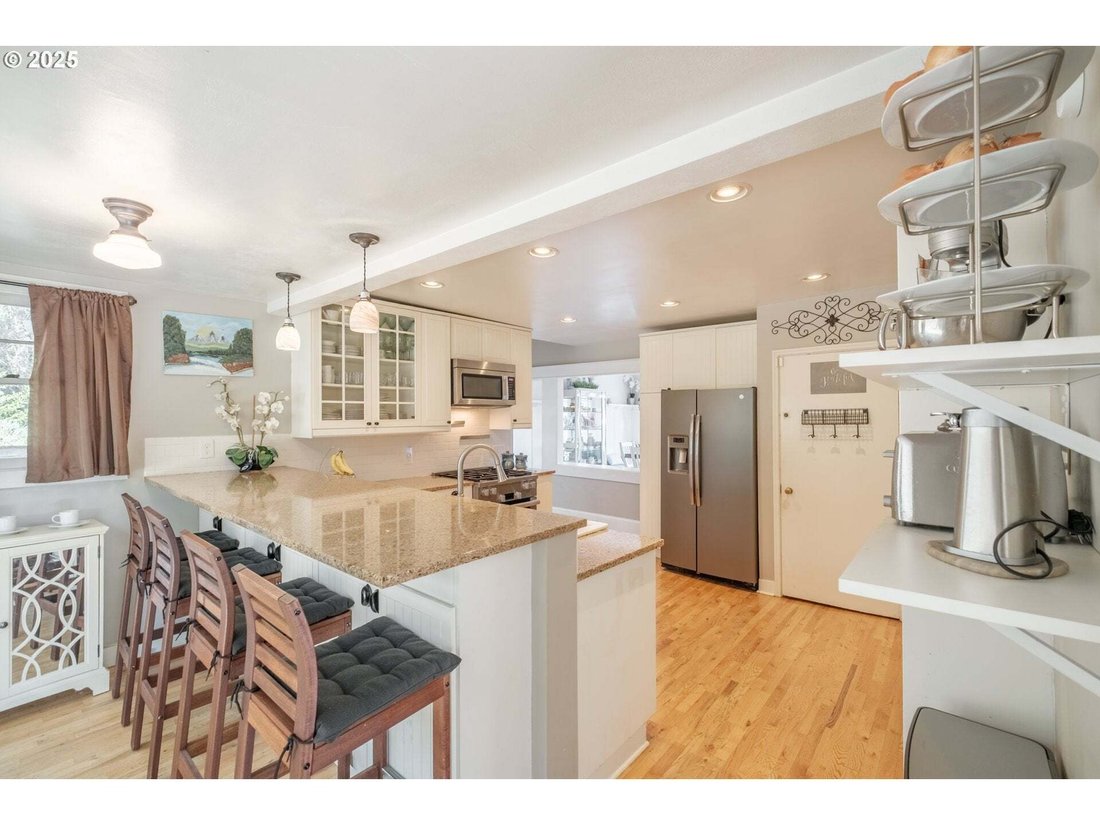 House in Lake Oswego, Oregon, United States 3 - 16290647