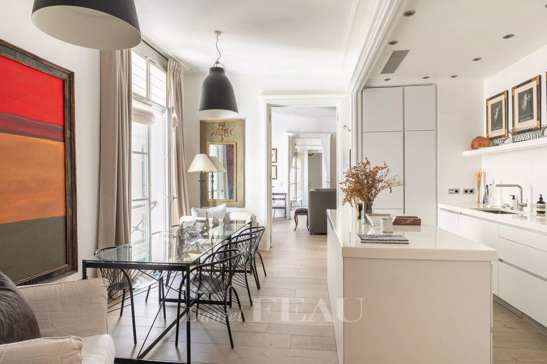 Apartment in Saint Thomas d'Aquin, Paris 7e Arrondissement, Paris 2 - 16289954