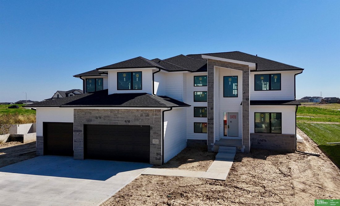 House in Bennington, Nebraska, United States 3 - 16203848