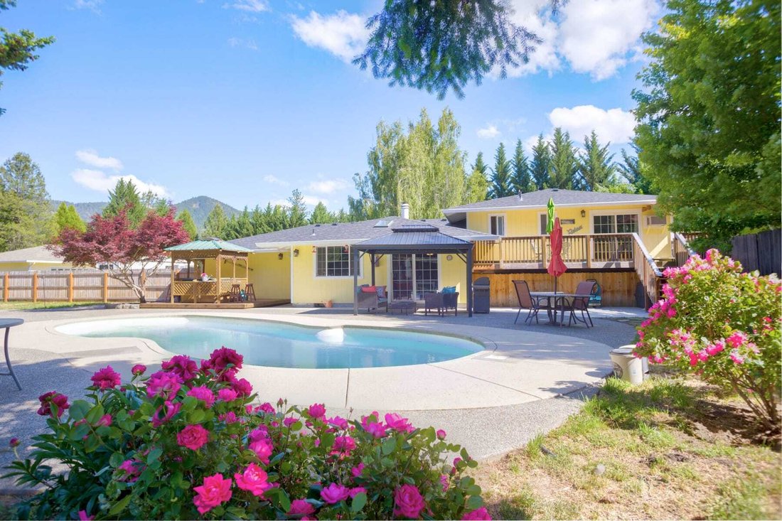 House in Rogue River, Oregon, United States 1 - 16291216