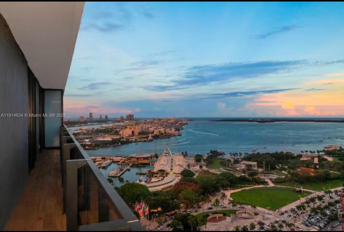Condo in Miami, Florida, United States 1 - 16294155
