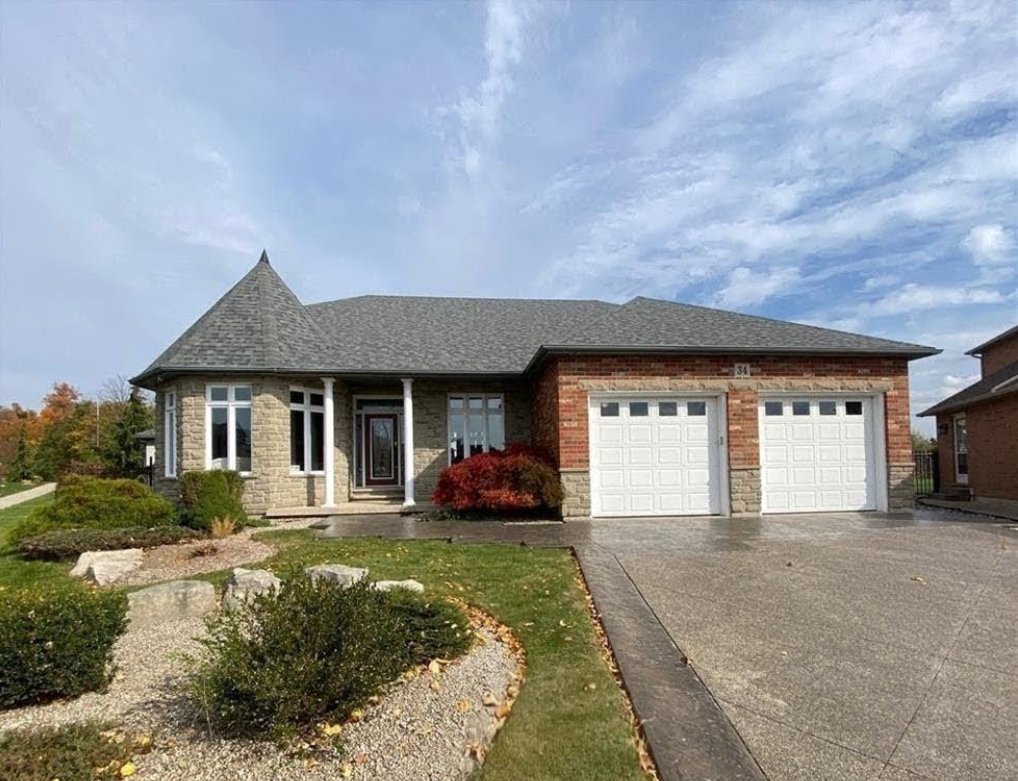 House in Hamilton, Ontario, Canada 1 - 16289197