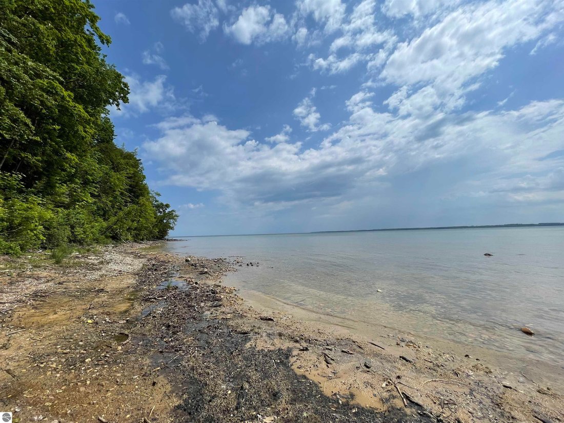 Land in Suttons Bay, Michigan, United States 2 - 16292729