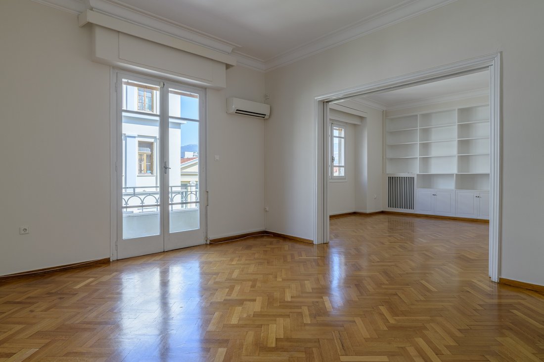 Apartment in Sunoikia Kolonakiou, 1st District of Athens, Athens 3 - 16289199