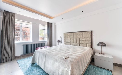 Apartment in Hyde Park, Westminster, England 1