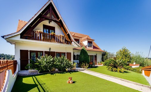 Villa in Leiria, Pousos, Barreira e Cortes, Leiria District, Portugal 1